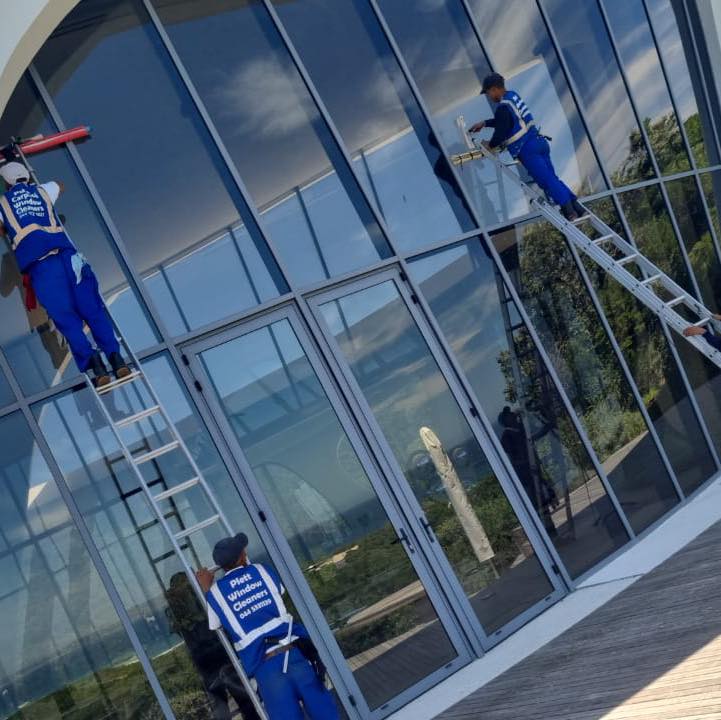 Plett Carpet Cleaners restaurant window cleaning