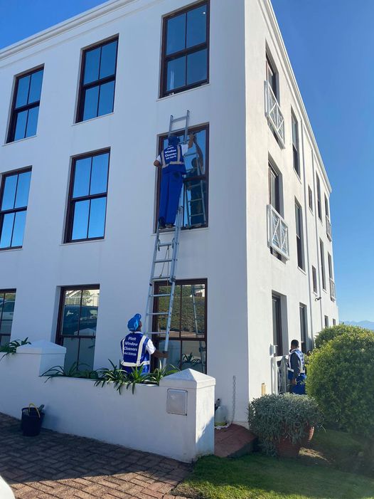 Plettenbery Bay Carpet Cleaners window cleaning